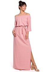 Różowa dzianinowa długa sukienka z szerokim dekoltem
