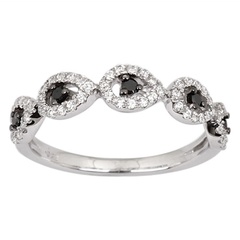 Staviori pierścionek. 60 diamentów, szlif brylantowy, masa 0,38 ct., barwa h, czystość i1. 5 diamentów, kolor czarny, szlif brylantowy, masa 0,08 ct.. białe złoto 0,585. szerokość 4 mm.   