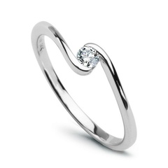 Staviori pierścionek. 1 diament, szlif brylantowy, masa 0,10 ct., barwa h, czystość si1. białe złoto 0,585. średnica korony ok. 4 mm. wysokość 2 mm. 