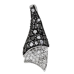 Staviori wisiorek. 29 diamentów, szlif brylantowy, masa 0,22 ct., barwa h, czystość i1. 19 diamentów, kolor czarny, szlif brylantowy, masa 0,49 ct.. białe złoto 0,585. wymiary 18x6 mm.   