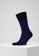 Klasyczne czarne skarpety falke shadow w niebieski prążek rozmiar 43-44