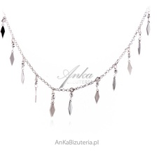 Srebrny naszyjnik choker z przywieszkami w romby