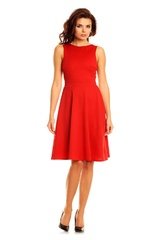 Czerwona elegancka sukienka przed kolana wycięciem na plecach