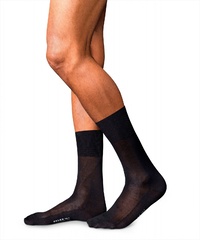 Eleganckie skarpety jedwabne falke no.4 kolor czarny 45-46