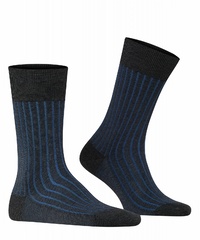 Klasyczne czarne skarpety falke shadow w niebieski prążek rozmiar 43-44