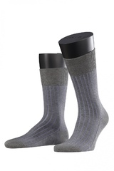 Klasyczne szare skarpety falke shadow w niebieski prążek rozmiar 45-46