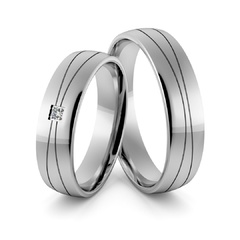 Obrączki srebrne grawerowane z falą i cyrkonią swarovski - wzór ag-350