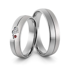 Obrączki srebrne z splecionymi sercami z cyrkoniami swarovski i rubinem - wzór ag-361