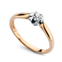 Staviori pierścionek. 1 diament, szlif brylantowy, masa 0,05 ct., barwa h, czystość si2. żółte, białe złoto 0,585. średnica korony ok. 6 mm. wysokość 4 mm. szerokość obrączki ok. 1-1,5 mm.   