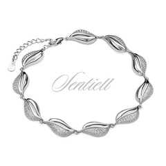 Srebrna modna bransoletka pr.925 z białymi cyrkoniami