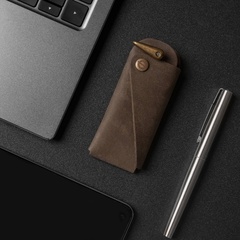 Ciemnobrązowe etui na klucze brelok brødrene