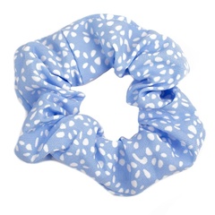 Gumka do włosów scrunchie błękitna kropki frotka