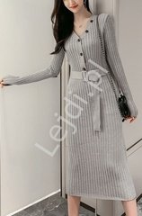 Dzianinowa szara sukienka sweterkowa z guziczkami 4130