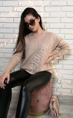 Beżowy lekki sweter na wiosnę 8726