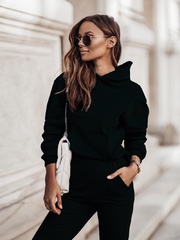 Czarny damski dres z kapturem