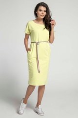 Limonkowa prosta sukienka midi przewiązana kolorowym sznurkiem