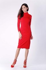 Nowoczesna czerwona prosta sukienka midi z półgolfem
