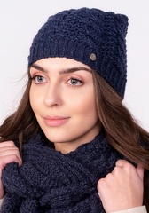 Twarzowa czapka w warkoczowy wzór - jeans
