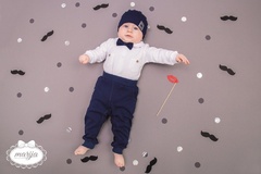 Zestaw czapeczka, mucha, body i spodnie little gentleman marija