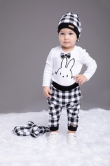 163351 komplet czapka, apaszka, body i spodnie bunny kratka nicol - czarny/biały
