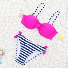 Bikini różowe z niebiesko-białymi figami neonowe