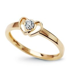 Staviori pierścionek. żółte złoto 0,585. 1 diament, szlif brylantowy, masa 0,05 ct., barwa g, czystość si1. korona 7,5x4,7 mm.   